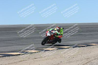 media/Oct-13-2025-Moto Forza (Mon) [[a66d839500]]/3-B Group/Session 2 (Bowl)/